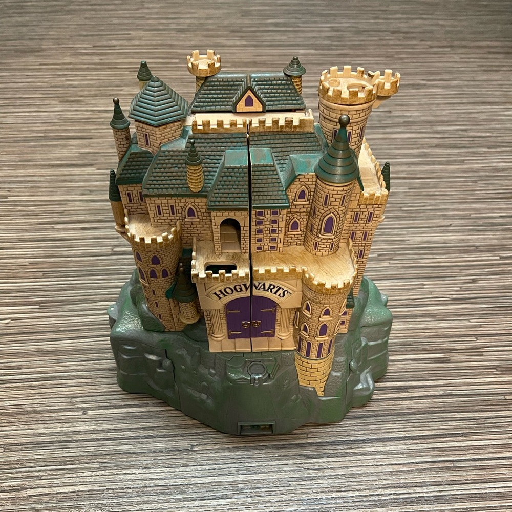 Hogwarts electronics castle play set 2001 Harry Potter